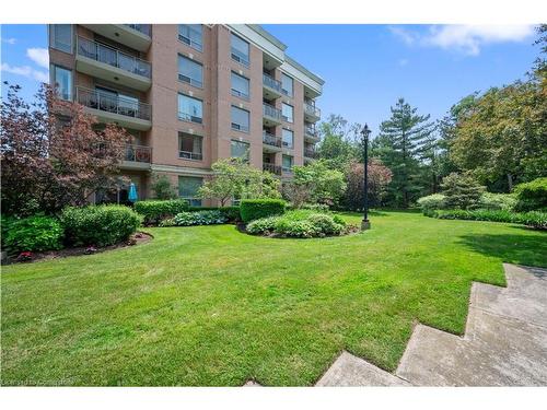 1215-100 Burloak Drive, Burlington, ON - Outdoor With Balcony