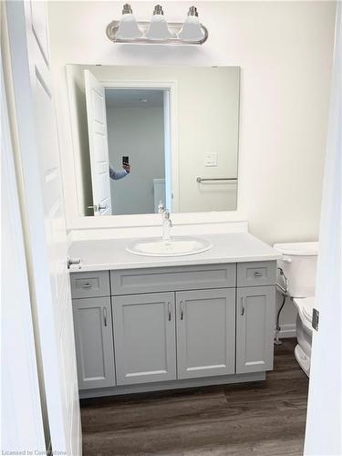 40 Faith Street, Cambridge, ON - Indoor Photo Showing Bathroom