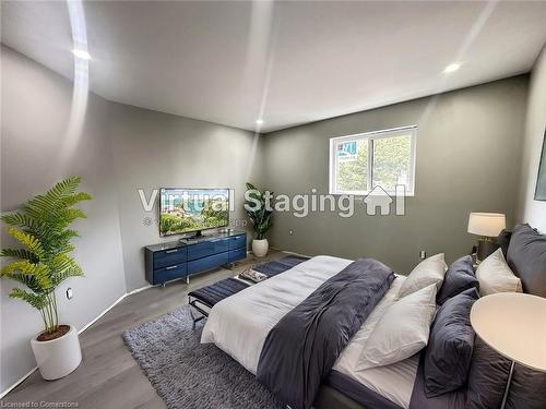 489 Colborne Street, Brantford, ON - Indoor Photo Showing Bedroom