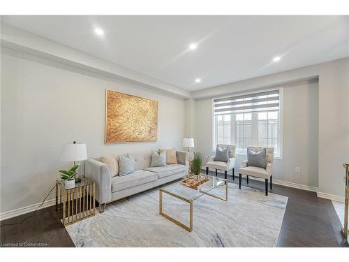 20 Callahan Court, Brampton, ON - Indoor Photo Showing Living Room