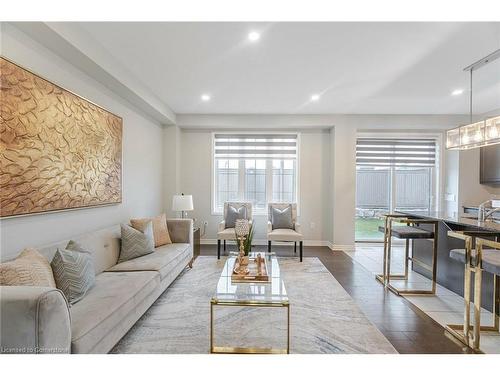 20 Callahan Court, Brampton, ON - Indoor Photo Showing Living Room