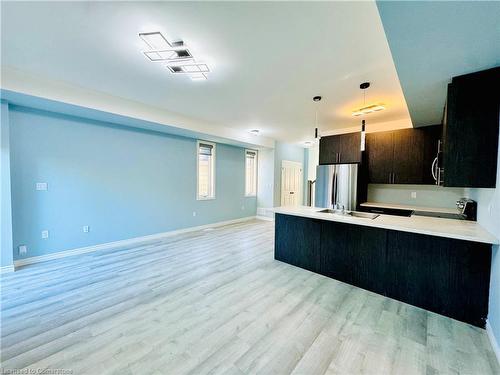 37 Delena Avenue S, Hamilton, ON - Indoor Photo Showing Kitchen