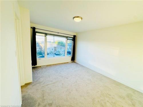 37 Delena Avenue S, Hamilton, ON - Indoor Photo Showing Bedroom