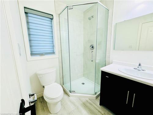 37 Delena Avenue S, Hamilton, ON - Indoor Photo Showing Bathroom