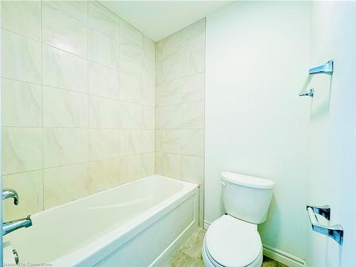 37 Delena Avenue S, Hamilton, ON - Indoor Photo Showing Bathroom