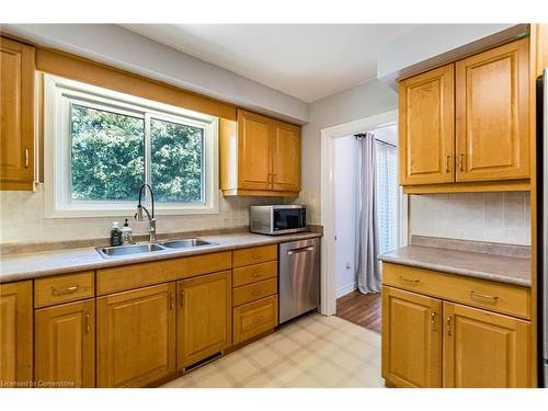 3 Colonial Court, St. Catharines, ON - Indoor Photo Showing Kitchen With Double Sink