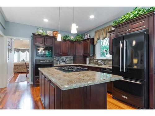 14 Holyrood Avenue, Oakville, ON - Indoor Photo Showing Kitchen