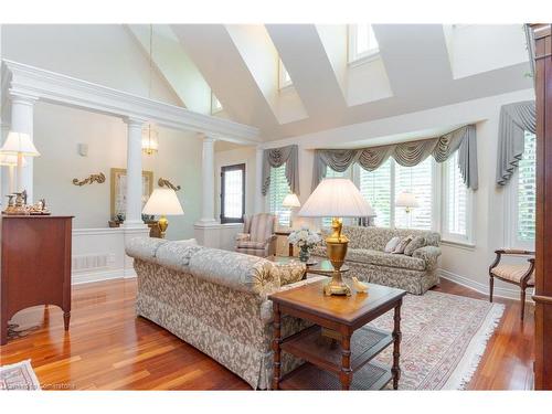 14 Holyrood Avenue, Oakville, ON - Indoor Photo Showing Living Room