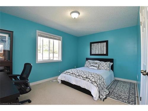 310 Brigadoon Drive, Hamilton, ON - Indoor Photo Showing Bedroom