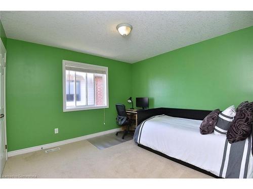 310 Brigadoon Drive, Hamilton, ON - Indoor Photo Showing Bedroom