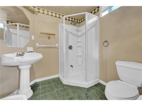 20 Donald Avenue, Toronto, ON - Indoor Photo Showing Bathroom