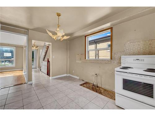 20 Donald Avenue, Toronto, ON - Indoor Photo Showing Kitchen