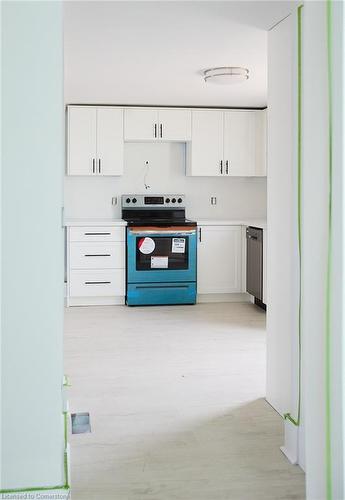 367 Hellems Avenue, Welland, ON - Indoor Photo Showing Kitchen