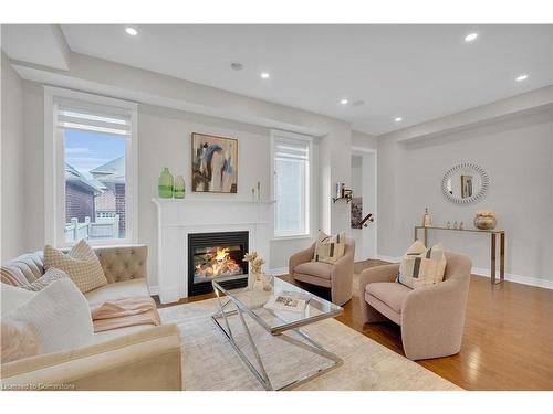 3079 Neyagawa Boulevard, Oakville, ON - Indoor Photo Showing Living Room With Fireplace