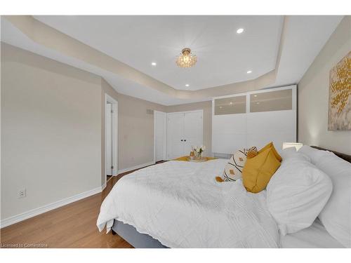 3079 Neyagawa Boulevard, Oakville, ON - Indoor Photo Showing Bedroom