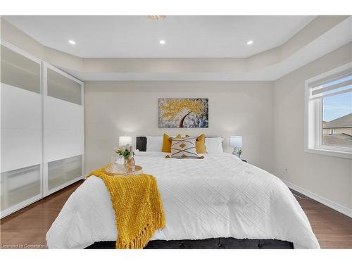 3079 Neyagawa Boulevard, Oakville, ON - Indoor Photo Showing Bedroom