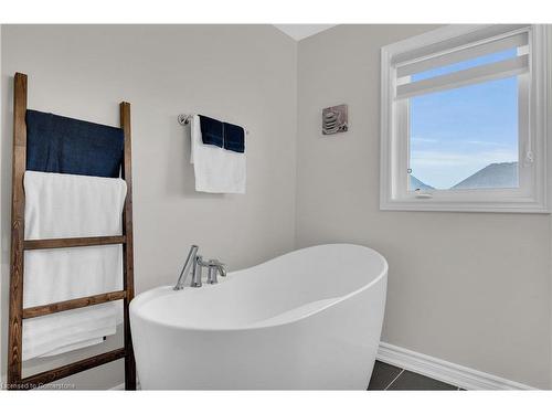 3079 Neyagawa Boulevard, Oakville, ON - Indoor Photo Showing Bathroom