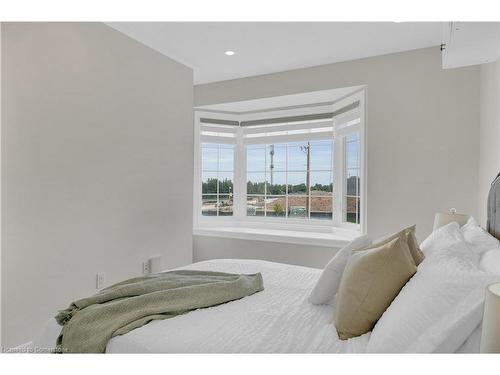 3079 Neyagawa Boulevard, Oakville, ON - Indoor Photo Showing Bedroom