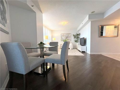 209-4640 Kimbermount Avenue, Mississauga, ON - Indoor Photo Showing Dining Room