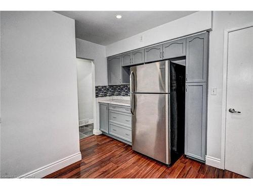 234 Erb Street E, Waterloo, ON - Indoor Photo Showing Kitchen