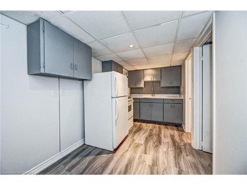 234 Erb Street E, Waterloo, ON - Indoor Photo Showing Kitchen