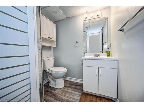 234 Erb Street E, Waterloo, ON - Indoor Photo Showing Bathroom