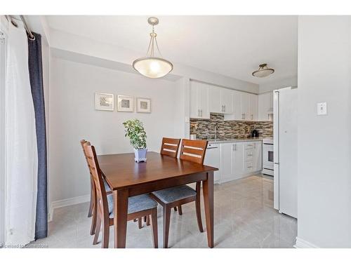 23-5230 Glen Erin Drive, Mississauga, ON - Indoor Photo Showing Dining Room