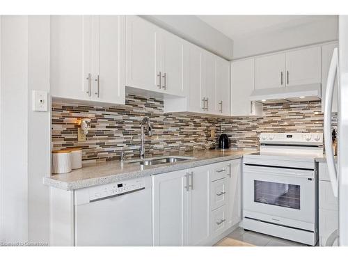 23-5230 Glen Erin Drive, Mississauga, ON - Indoor Photo Showing Kitchen With Double Sink