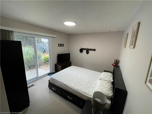 268 Manchester Road, Kitchener, ON - Indoor Photo Showing Bedroom