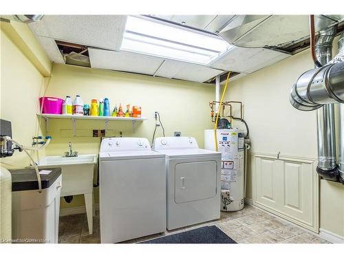 268 Manchester Road, Kitchener, ON - Indoor Photo Showing Laundry Room