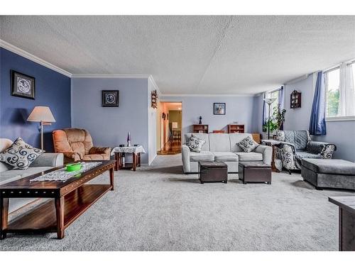 307-93 Westwood Road, Guelph, ON - Indoor Photo Showing Living Room