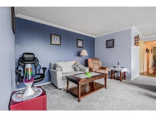 307-93 Westwood Road, Guelph, ON - Indoor Photo Showing Living Room