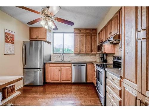 307-93 Westwood Road, Guelph, ON - Indoor Photo Showing Kitchen With Stainless Steel Kitchen