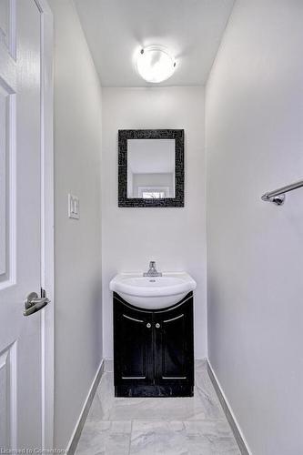 84 Heiman Street, Kitchener, ON - Indoor Photo Showing Bathroom