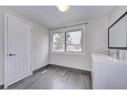 84 Heiman Street, Kitchener, ON - Indoor Photo Showing Laundry Room