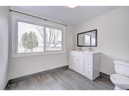 84 Heiman Street, Kitchener, ON - Indoor Photo Showing Bathroom