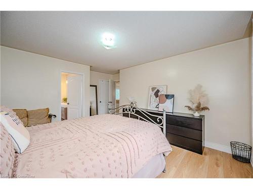 17 Marbleseed Crescent, Brampton, ON - Indoor Photo Showing Bedroom