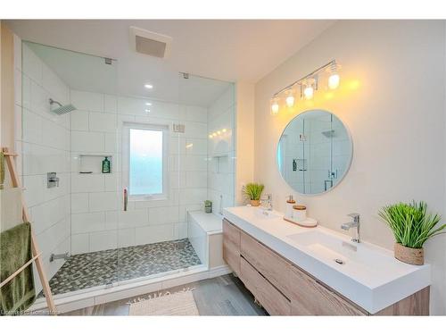 17 Marbleseed Crescent, Brampton, ON - Indoor Photo Showing Bathroom