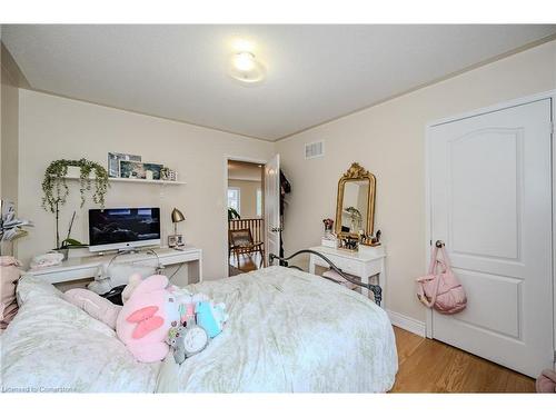 17 Marbleseed Crescent, Brampton, ON - Indoor Photo Showing Bedroom