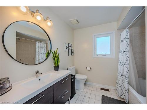 17 Marbleseed Crescent, Brampton, ON - Indoor Photo Showing Bathroom