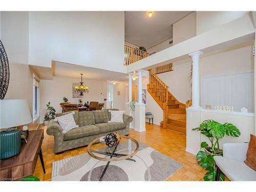 17 Marbleseed Crescent, Brampton, ON - Indoor Photo Showing Living Room