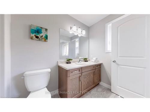 84 Keeler Court, Peterborough, ON - Indoor Photo Showing Bathroom