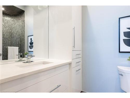 908 Bishop Place, Hamilton, ON - Indoor Photo Showing Bathroom