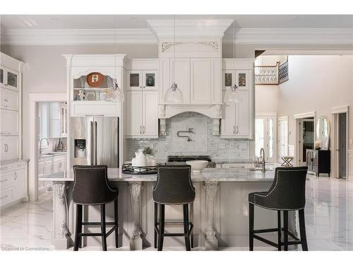 908 Bishop Place, Hamilton, ON - Indoor Photo Showing Kitchen With Upgraded Kitchen