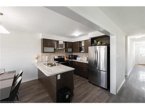 8724 Dogwood Crescent, Niagara Falls, ON - Indoor Photo Showing Kitchen With Double Sink