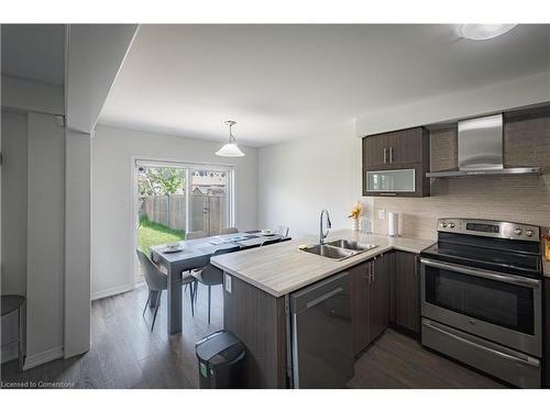 8724 Dogwood Crescent, Niagara Falls, ON - Indoor Photo Showing Kitchen With Double Sink