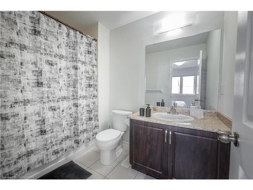 8724 Dogwood Crescent, Niagara Falls, ON - Indoor Photo Showing Bathroom