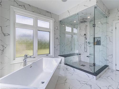 63 Poplar Street, Ancaster, ON - Indoor Photo Showing Bathroom