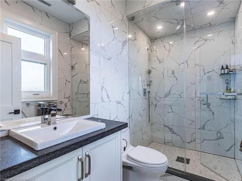 63 Poplar Street, Ancaster, ON - Indoor Photo Showing Bathroom