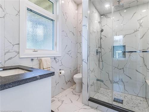 63 Poplar Street, Ancaster, ON - Indoor Photo Showing Bathroom